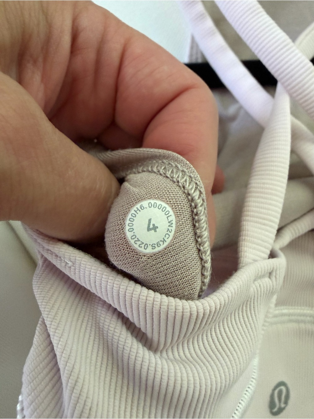 lululemon bra - Picture 5 of 6